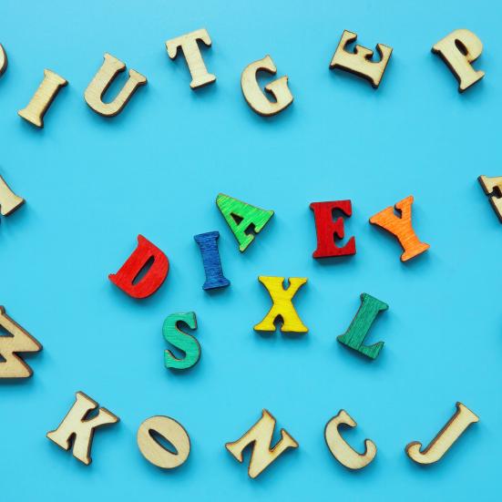 Svært ved at læse? Vi hjælper dig