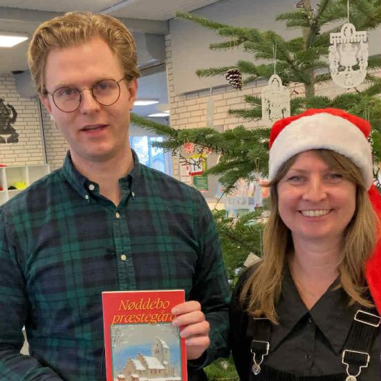 Lån god julelæsning og se bibliotekets bogjulekalender på Facebook og Insta!