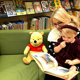 Læs højt med dit barn - vi hjælper med at finde de gode bøger!
