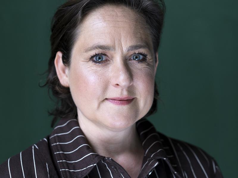 Kvindernes Internationale Kampdag: Mød forfatter Sara Alfort. 8. marts 2026