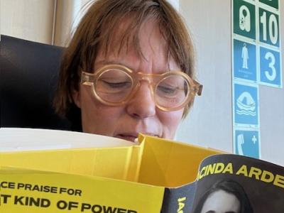 Fra bornholmer til bornholmer: Bogstafet med Laila KIldesgaard