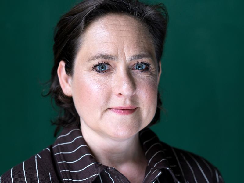 Kvindernes Internationale Kampdag: Mød forfatter Sara Alfort. 8. marts 2026