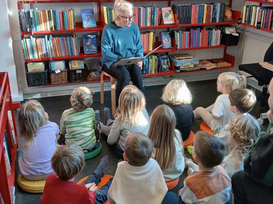 Højtlæsning for mere end 150 børnehavebørn!