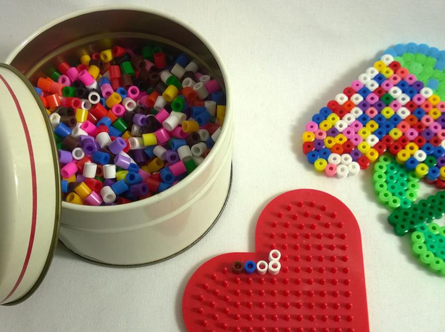 Vinterferie 2026: Vi laver perleplader. Nexø Bibliotek. For børnefamilier